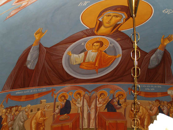 Богоматерь Знамение и Евхаристия в алтарной части